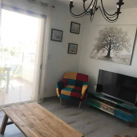 Apartament A 600 Metres De La *